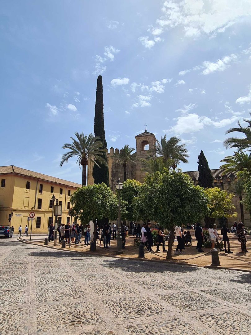 Außenansicht der Mezquita-Kathedrale in Córdoba – Wohnmobil-Rundreise Spanien