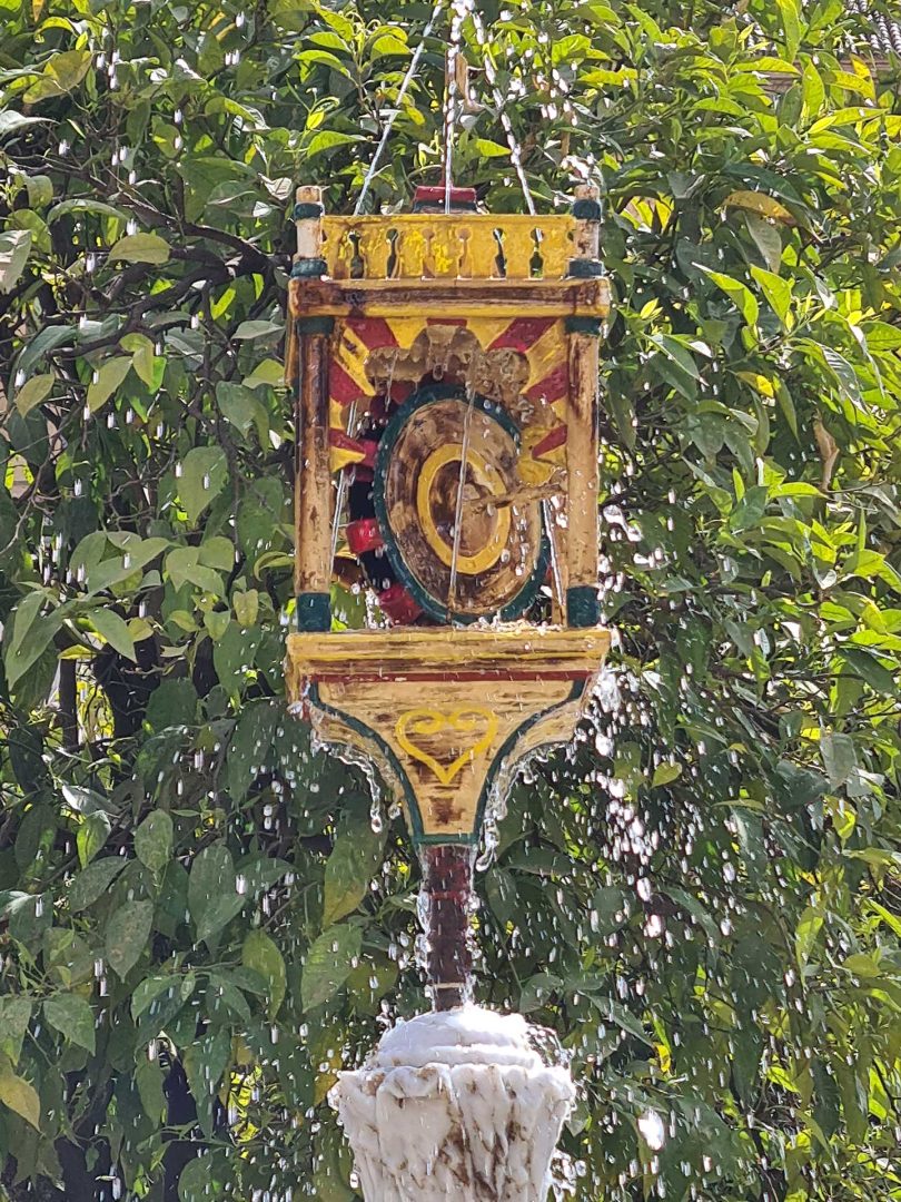 Santa Maria Quelle im Orangenhof der Mezquita in Córdoba – Wohnmobil-Rundreise Spanien