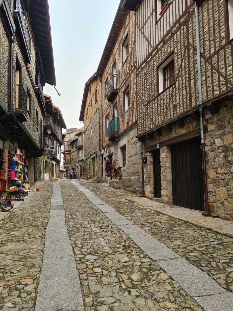 Enge Gassen mit Kopfsteinpflaster in La Alberca – Wohnmobil-Rundreise Spanien