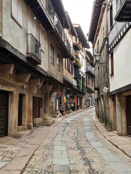 Enge Gassen in der mittelalterlichen Stadt La Alberca – Wohnmobil-Rundreise Spanien